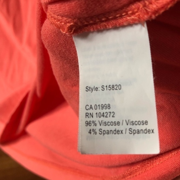 Coral soft sleeveless blouse in size L - Picture 4 of 4